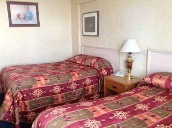 Town And Country Motor Hotel YYC Esterno foto